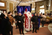 Heydar Aliyev Foundation distributes gifts to low-income families (PHOTO)
