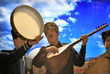 Iran's nomadic tribes dance to unity (PHOTO)