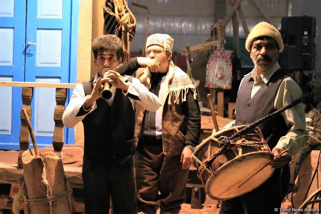 Iran's nomadic tribes dance to unity (PHOTO)