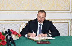 Президент Ильхам Алиев посетил посольство Ирана в Азербайджане (ФОТО)