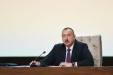 Президент Ильхам Алиев принял участие в конференции в рамках Госпрограммы социально-экономического развития регионов Азербайджана  (ФОТО)