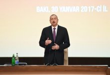 Президент Ильхам Алиев принял участие в конференции в рамках Госпрограммы социально-экономического развития регионов Азербайджана  (ФОТО)
