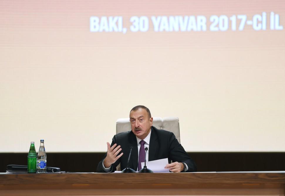 Президент Ильхам Алиев принял участие в конференции в рамках Госпрограммы социально-экономического развития регионов Азербайджана  (ФОТО)