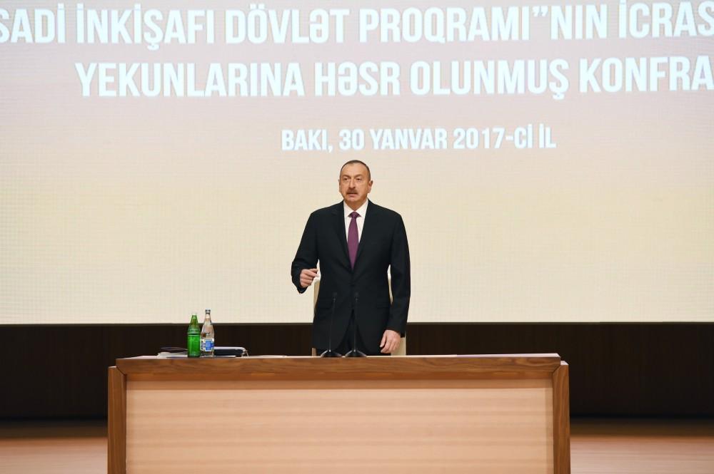 Президент Ильхам Алиев принял участие в конференции в рамках Госпрограммы социально-экономического развития регионов Азербайджана  (ФОТО)