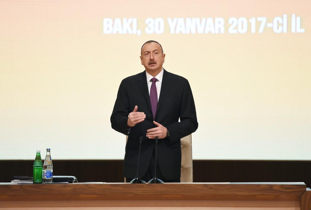 Президент Ильхам Алиев принял участие в конференции в рамках Госпрограммы социально-экономического развития регионов Азербайджана  (ФОТО)