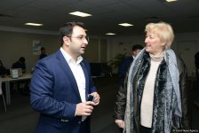 Делегации различных стран проходят аккредитацию на Кубок мира по прыжкам на батуте в Баку (ФОТОРЕПОРТАЖ)