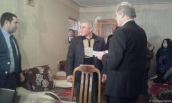 US envoy Cekuta visits IDP family from Khojaly (PHOTO)