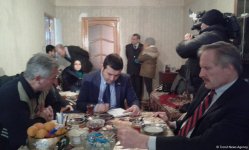 US envoy Cekuta visits IDP family from Khojaly (PHOTO)