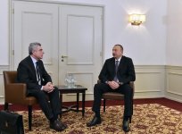 Ilham Aliyev meets with CEO of Leonardo company (PHOTO)