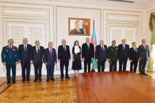 Президент Ильхам Алиев: Мехрибан Алиева долгие годы играет важную и активную роль в общественно-политической жизни страны, нашей культурной жизни  (ФОТО)