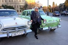 Шейна Гуффогга встретили в Баку парадом ретро-автомобилей (ФОТО)