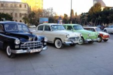 Шейна Гуффогга встретили в Баку парадом ретро-автомобилей (ФОТО)