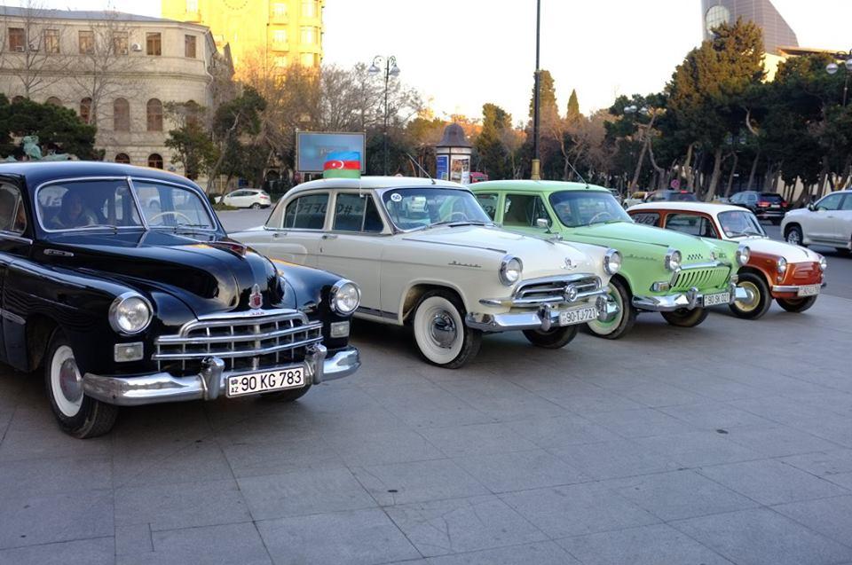 Шейна Гуффогга встретили в Баку парадом ретро-автомобилей (ФОТО)