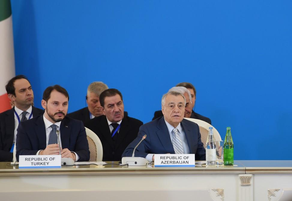 Президент Ильхам Алиев: "Южный газовый коридор" – вопрос энергобезопасности, и энергобезопасность является национальной безопасностью стран  (ФОТО) (ОБНОВЛЕНО)