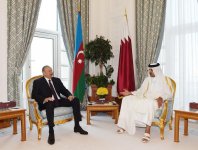 Azerbaijani president, Qatari emir have one-on-one meeting (PHOTO)