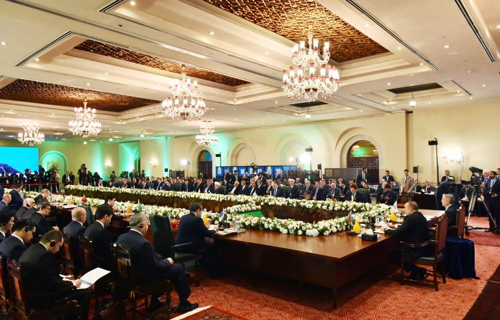 Ilham Aliyev participates in 13th ECO summit in Islamabad (PHOTO)