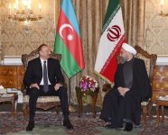 Состоялась встреча Президентов Азербайджана и Ирана в узком составе (ФОТО)