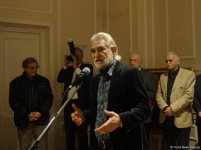 Заслуженный художник России показал в Баку "Женское счастье" (ФОТО)