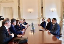Ilham Aliyev receives delegation of French senators (PHOTO)