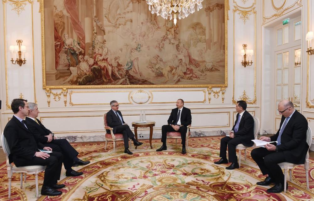 Президент Азербайджана встретился в Париже с гендиректором компании “Credit Agricole SA” (ФОТО)