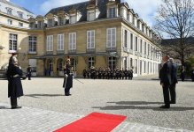 Ilham Aliyev meets French Senate’s president in Paris (PHOTO)
