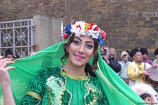 Праздничное шествие "Илахыр чершенбе" на улицах Баку – встречаем Новруз (ФОТО)