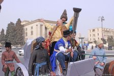Праздничное шествие "Илахыр чершенбе" на улицах Баку – встречаем Новруз (ФОТО)