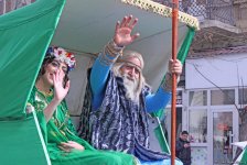 Праздничное шествие "Илахыр чершенбе" на улицах Баку – встречаем Новруз (ФОТО)