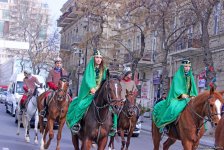 Праздничное шествие "Илахыр чершенбе" на улицах Баку – встречаем Новруз (ФОТО)