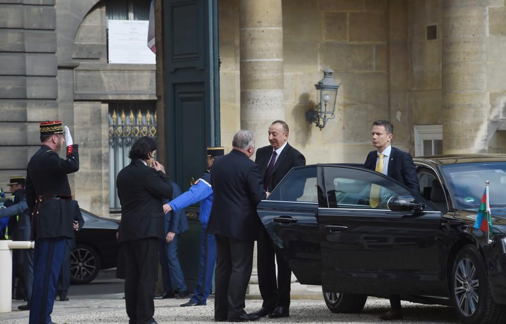 Ilham Aliyev meets French Senate’s president in Paris (PHOTO)