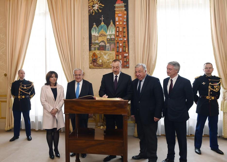 Ilham Aliyev meets French Senate’s president in Paris (PHOTO)