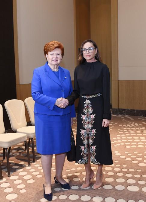 Первый вице-президент Азербайджана Мехрибан Алиева встретилась с экс-главой Латвии (ФОТО)