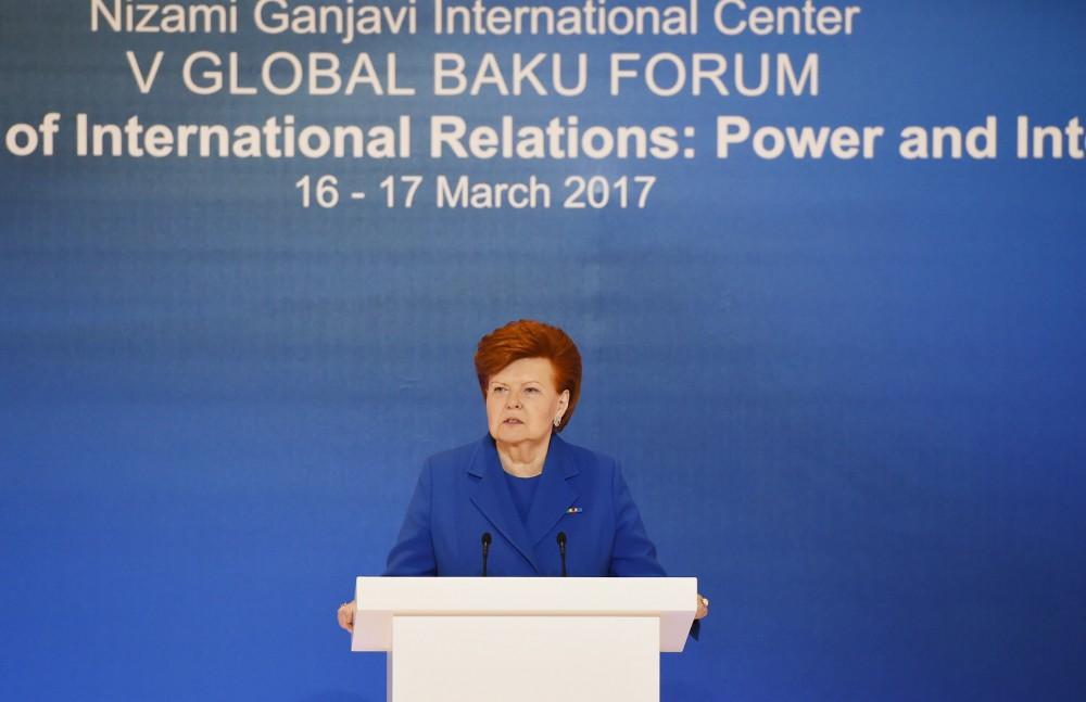 Azerbaijani president, first lady taking part in V Global Baku Forum (PHOTO)