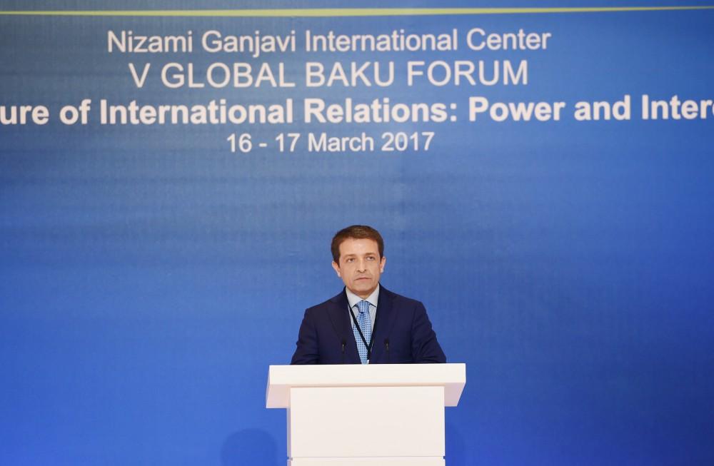 Azerbaijani president, first lady taking part in V Global Baku Forum (PHOTO)