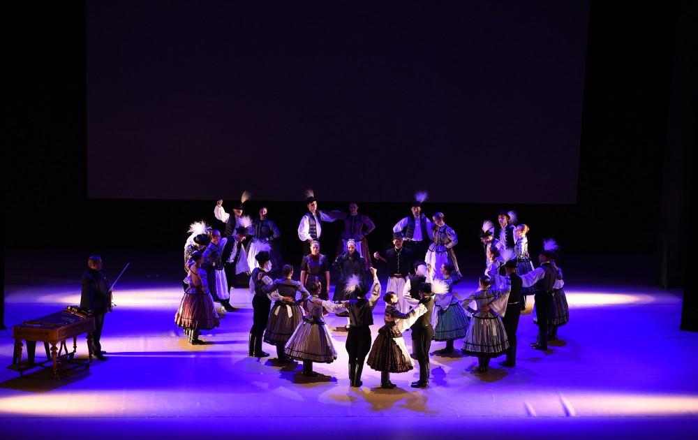 Azerbaijan`s First Vice-President Mehriban Aliyeva attends opening of exhibition as part of Days of Hungary (PHOTO)