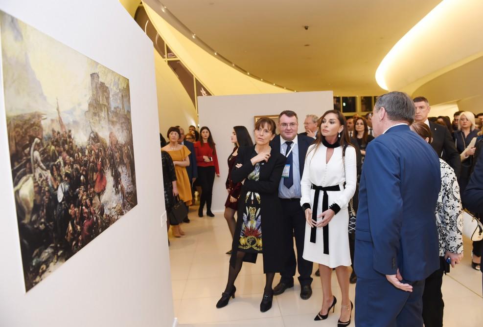 Azerbaijan`s First Vice-President Mehriban Aliyeva attends opening of exhibition as part of Days of Hungary (PHOTO)