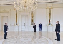 Президент Ильхам Алиев принял верительные грамоты послов Дании и Португалии (ФОТО) (версия 2)