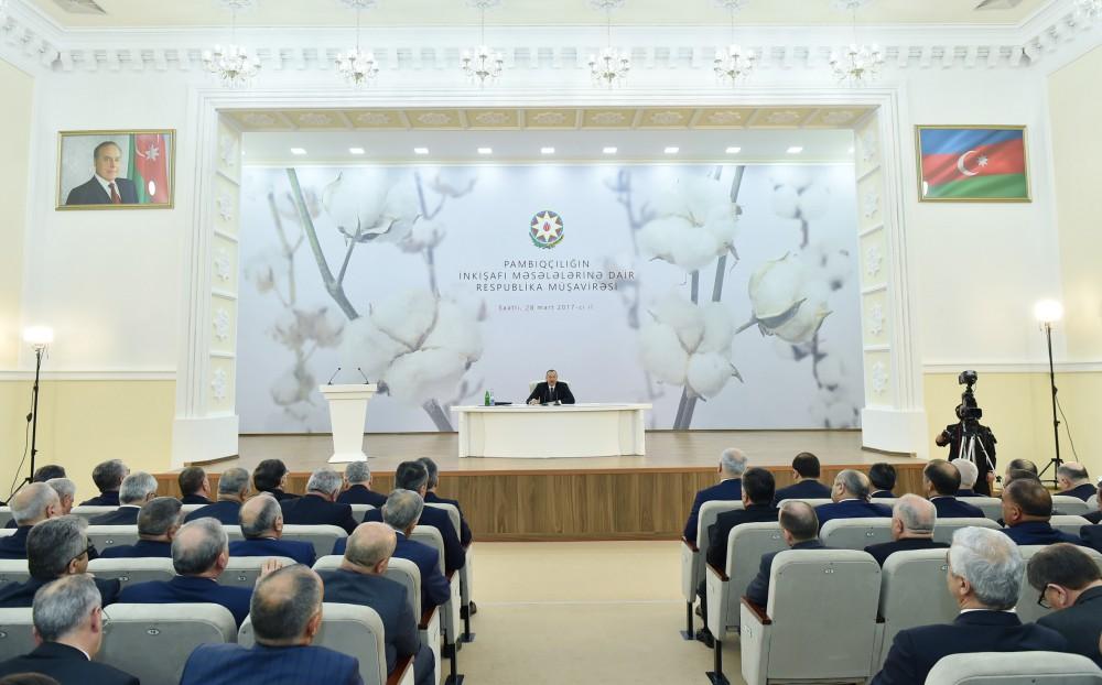 Президент Ильхам Алиев принимает участие в республиканском совещании по развитию хлопководства (ФОТО) (версия 2)