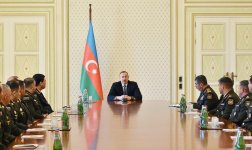 Ilham Aliyev receives servicemen on anniversary of April victories of Azerbaijani army (PHOTO)