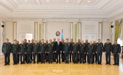 Ilham Aliyev receives servicemen on anniversary of April victories of Azerbaijani army (PHOTO)