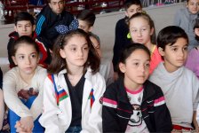 Азербайджанские гимнасты встретились с писателем Чингизом Абдуллаевым (ФОТО)