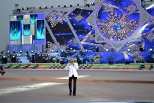 Полад Бюльбюльоглу выступил на гала-концерте в Туркменбаши (ФОТО)