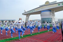 Президент Туркменистана в "Авазе" открыл крупный спортивный комплекс (ФОТО)