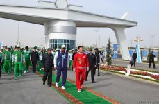 Президент Туркменистана в "Авазе" открыл крупный спортивный комплекс (ФОТО)