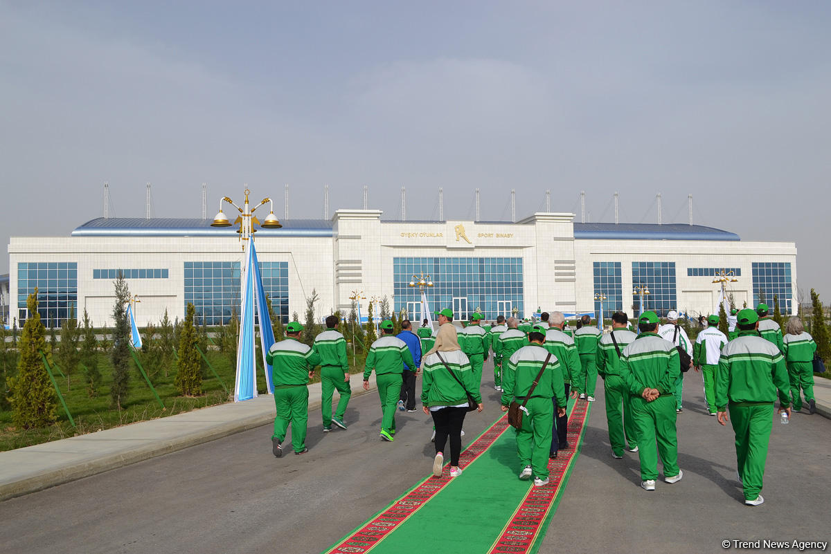 Президент Туркменистана в "Авазе" открыл крупный спортивный комплекс (ФОТО)