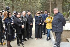 В Баку почтили память народной артистки Азербайджана Фатмы Гадри (ФОТО)