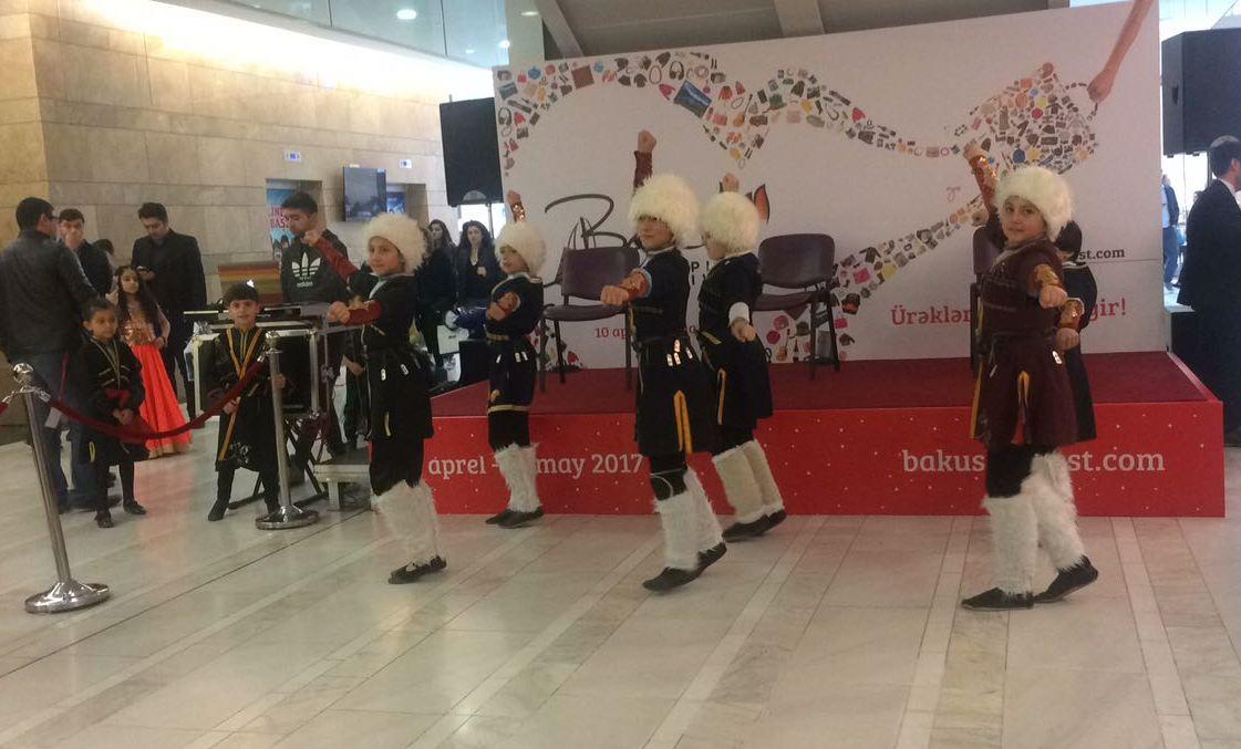Концертные программы в рамках Бакинского шопинг-фестиваля (ФОТО)