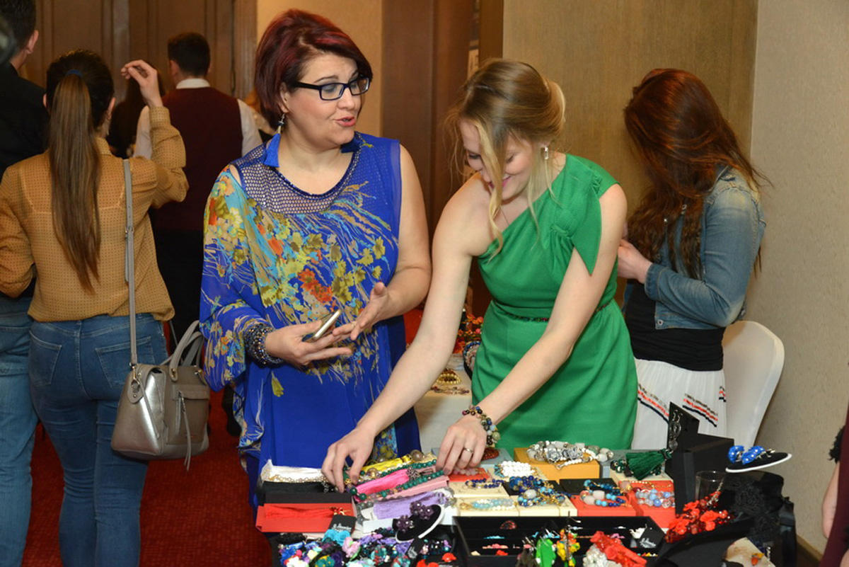 Baku Fashion Night - от 50 оттенков серого до красочных коллекций (ФОТО)