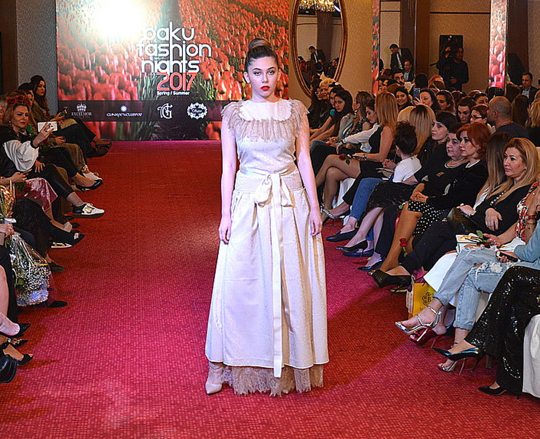 Baku Fashion Night - от 50 оттенков серого до красочных коллекций (ФОТО)