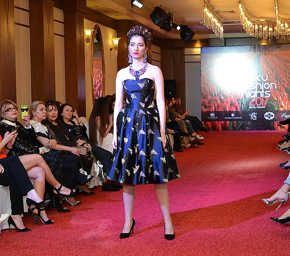 Baku Fashion Night - от 50 оттенков серого до красочных коллекций (ФОТО)